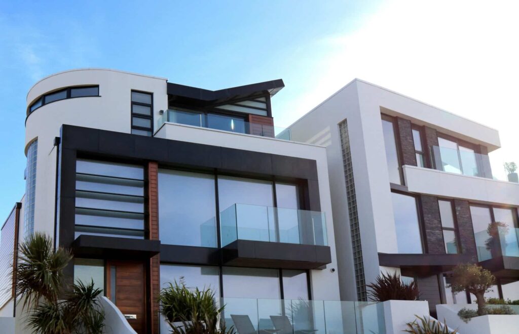 Voyager Consultant providing property management training